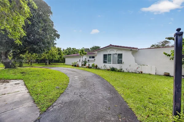 $7,600 | 7690 Southwest 128th Street, Pinecrest, FL 33156