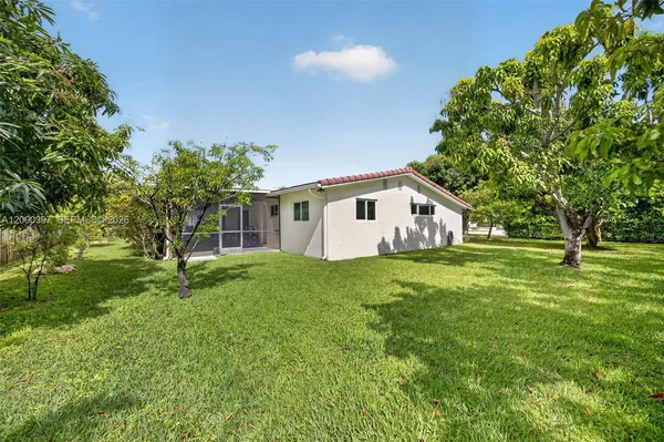 $7,600 | 7690 Southwest 128th Street, Pinecrest, FL 33156