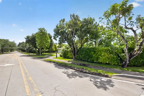 $7,600 | 7690 Southwest 128th Street, Pinecrest, FL 33156