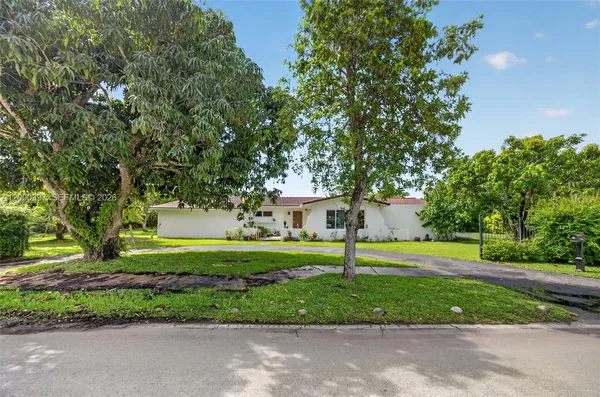 $7,600 | 7690 Southwest 128th Street, Pinecrest, FL 33156