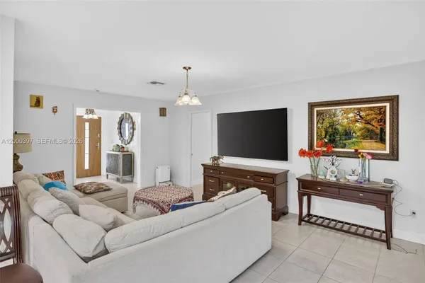 $7,600 | 7690 Southwest 128th Street, Pinecrest, FL 33156