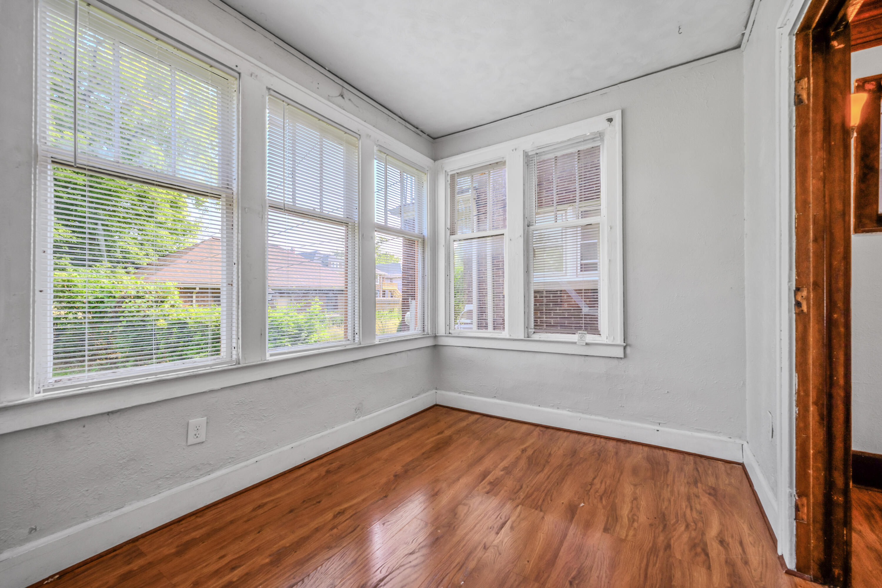 1139 Atkinson Street Detroit, MI 48202 - Photo 8 of 11 DSC_5407-HDR