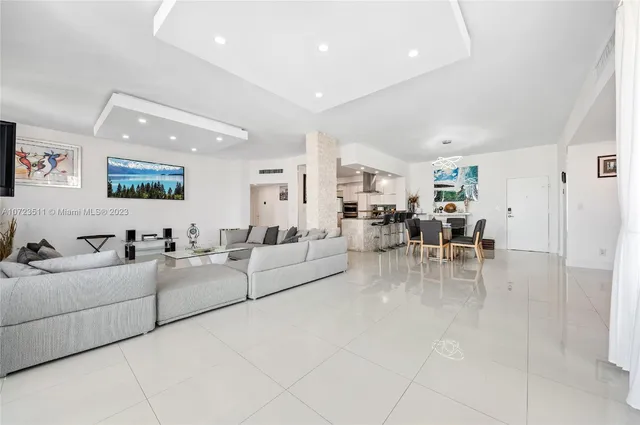 $8,500 | 4001 South Ocean Drive, Unit PH2, Hollywood, FL 33019