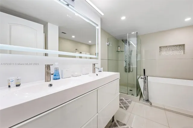 $8,500 | 4001 South Ocean Drive, Unit PH2, Hollywood, FL 33019