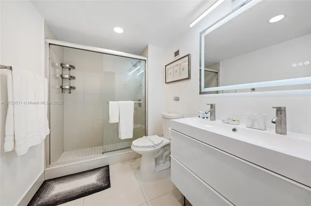 $8,500 | 4001 South Ocean Drive, Unit PH2, Hollywood, FL 33019