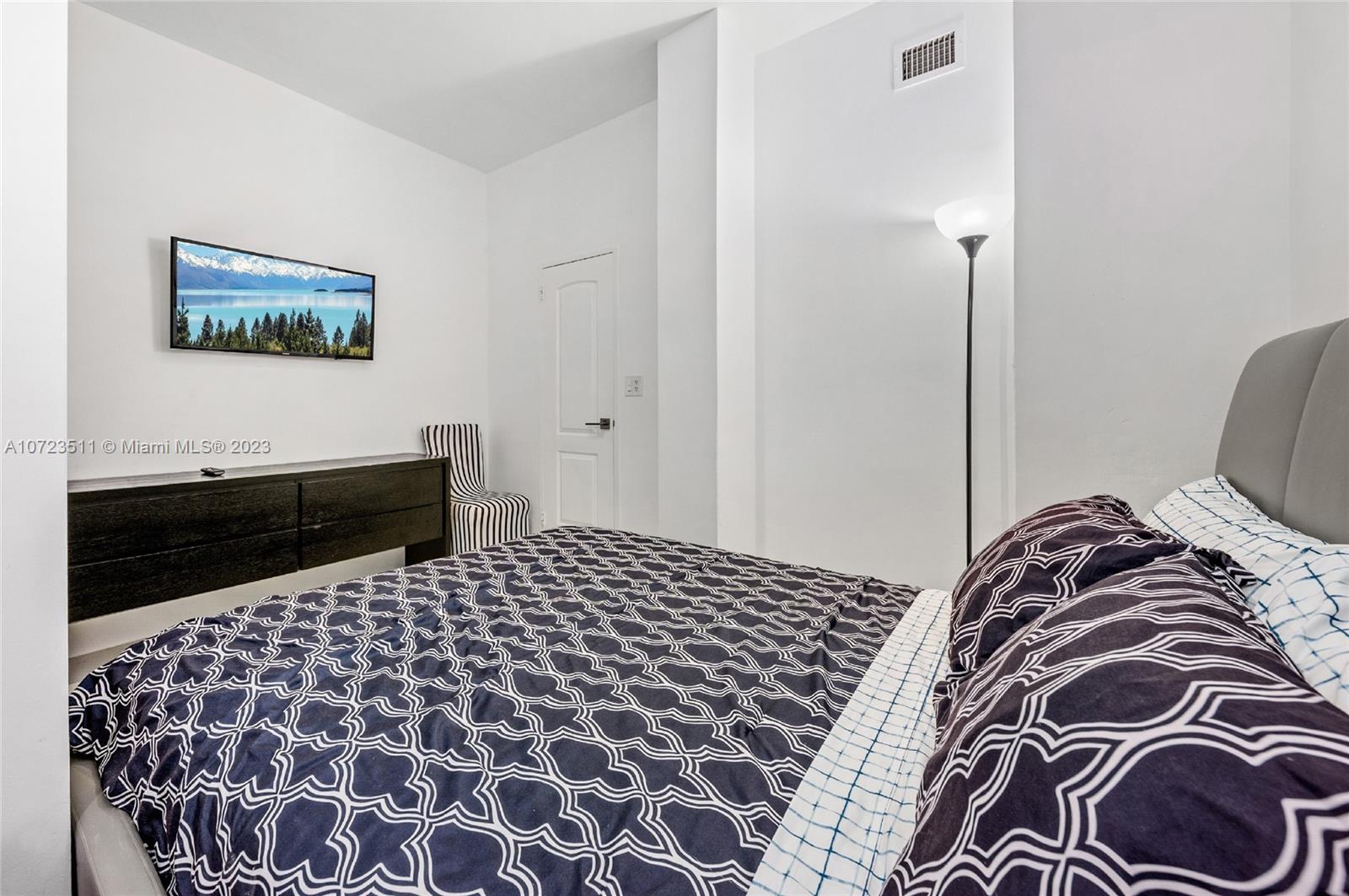 4001 South Ocean Drive, Unit PH2 Hollywood, FL 33019 - Photo 28 of 51