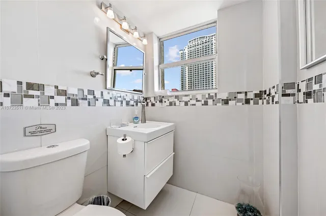 $8,500 | 4001 South Ocean Drive, Unit PH2, Hollywood, FL 33019