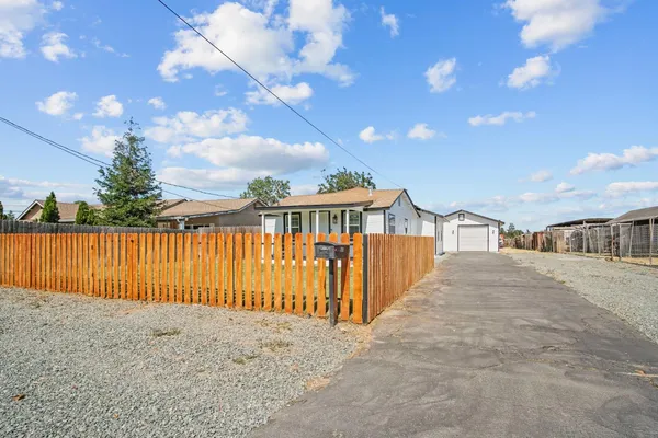$410,000 | 966 Elma Street, Hickman, CA 95323