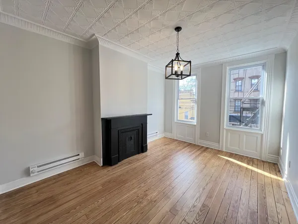 $2,900 | 492 Monmouth Street, Unit 2R, Jersey City, NJ 07302