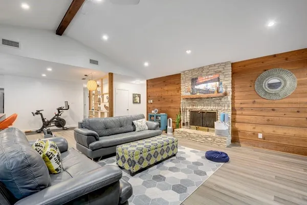 $2,999 | 2710 Deeringhill Drive, Austin, TX 78745
