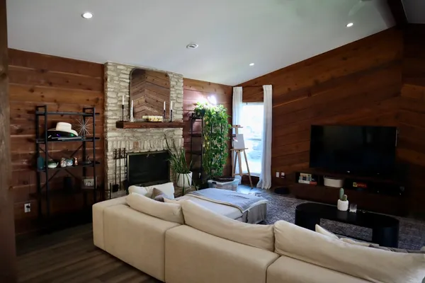 $2,999 | 2710 Deeringhill Drive, Austin, TX 78745