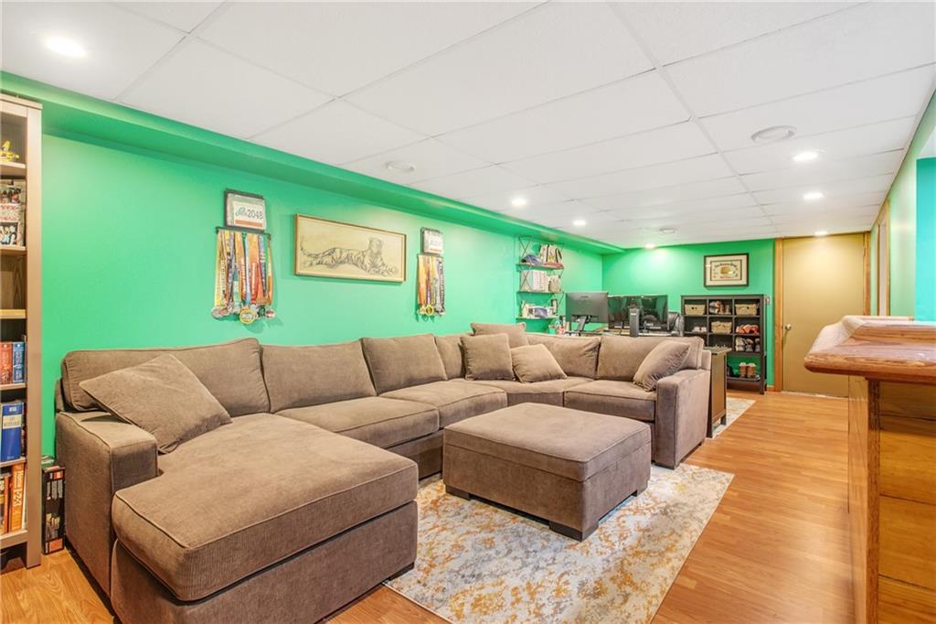 715 Victory Road Allison Park, PA 15101 - Photo 16 of 25 Gallery Image 16