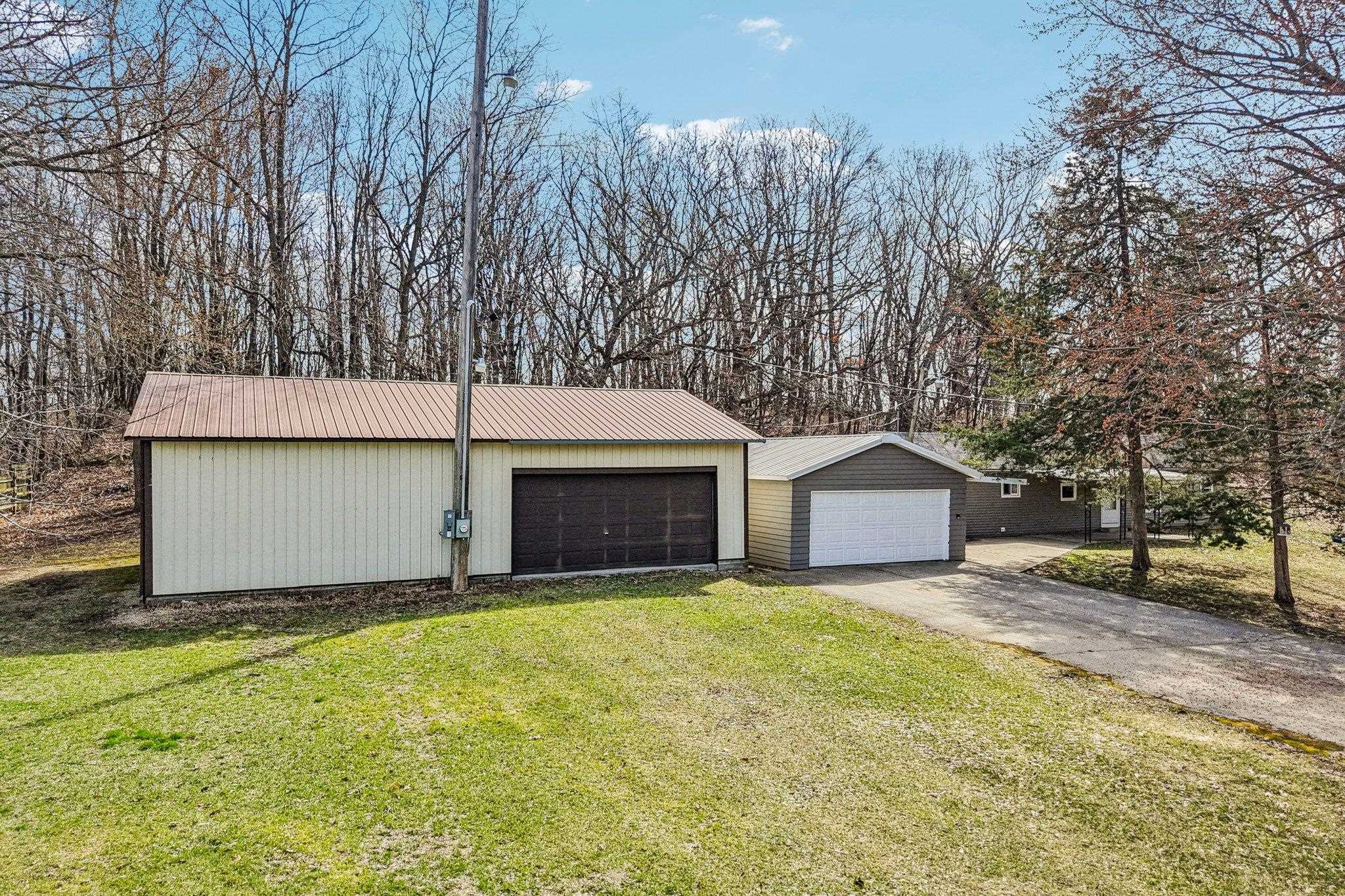 5040 Crestview Road Marshall, WI 53559 - Photo 32 of 39