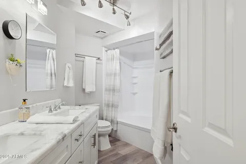 $370,000 | 5104 North 32nd Street, Unit 218, Phoenix, AZ 85018