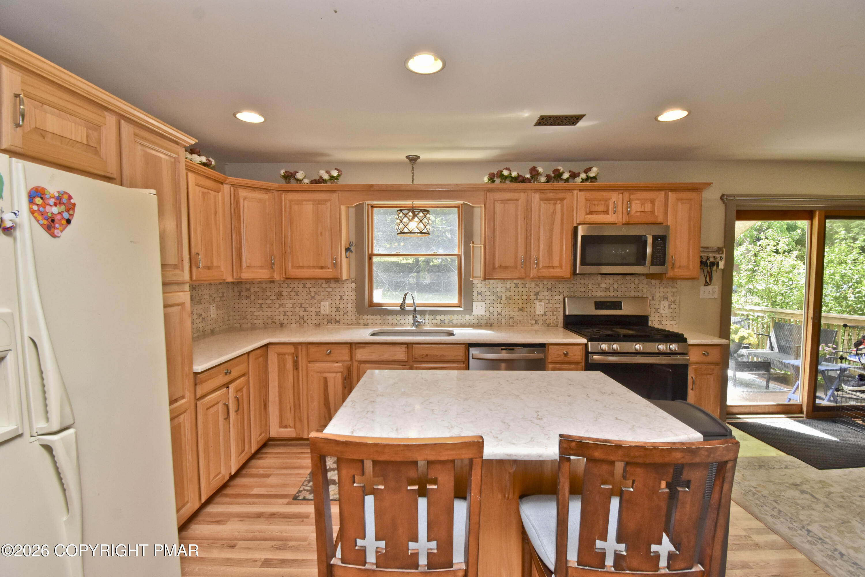 186 Quiet Valley Road Stroudsburg, PA 18360 - Photo 6 of 64 2 Kitchen (4)