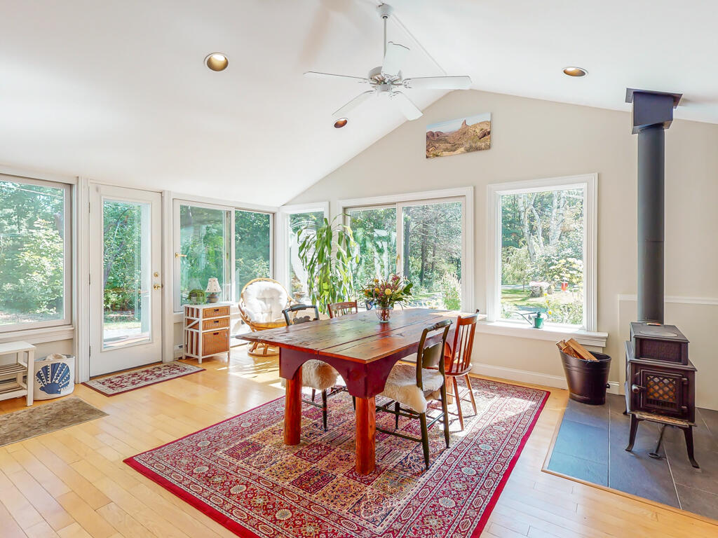 1191 Shore Road Cape Elizabeth, ME 04107 - Photo 4 of 43 Dining room