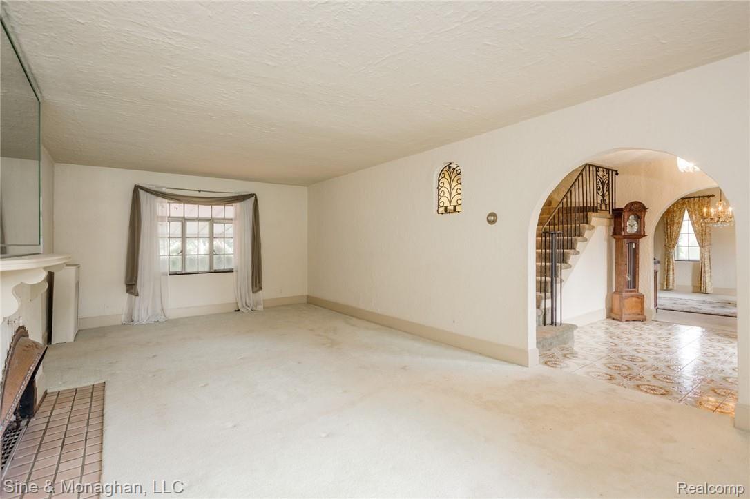 561 Middlesex Road Grosse Pointe, MI 48230 - Photo 8 of 53 IMG_5719.jpg