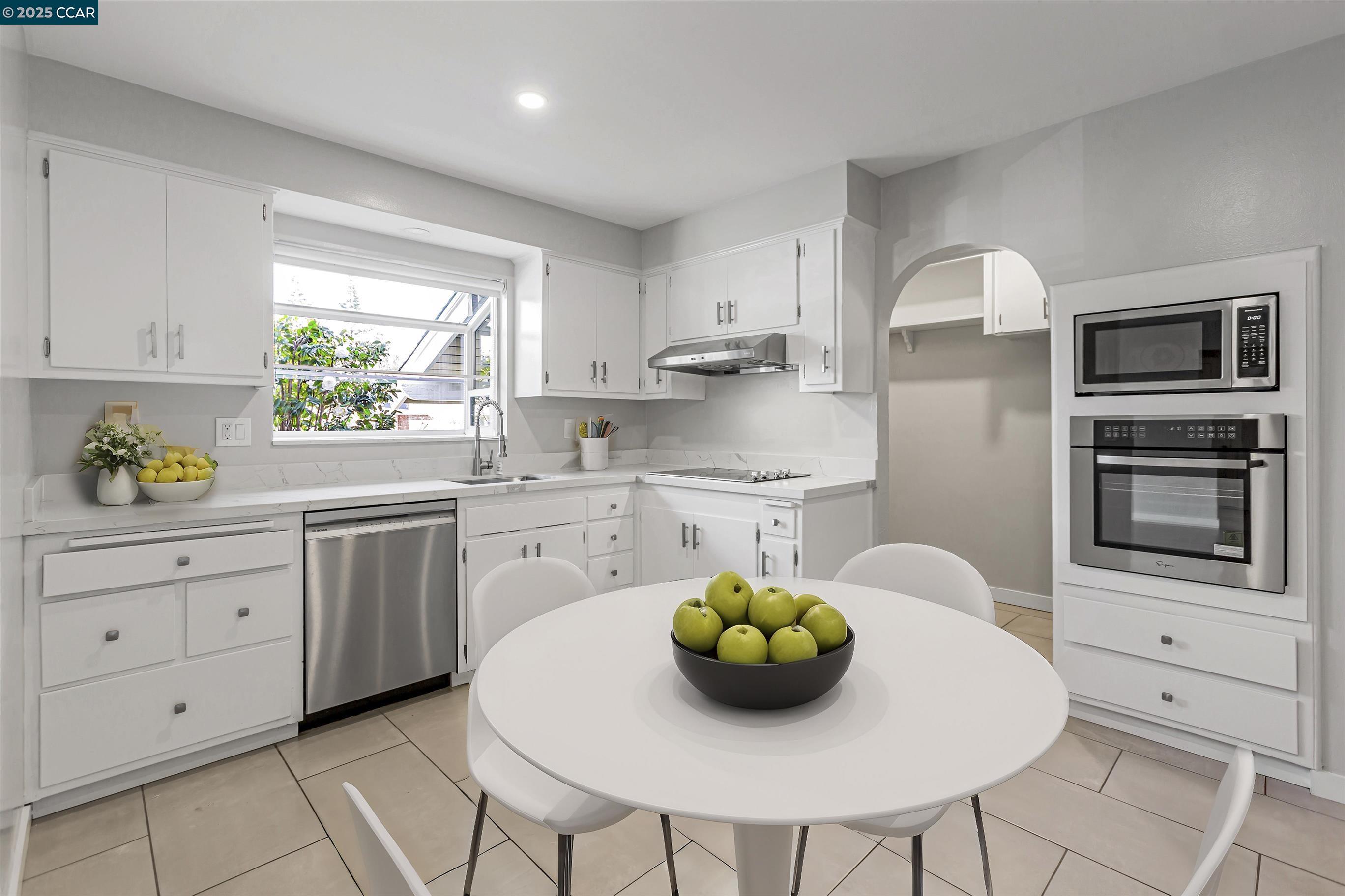 844 Camino Ricardo Moraga, CA 94556 - Photo 8 of 30