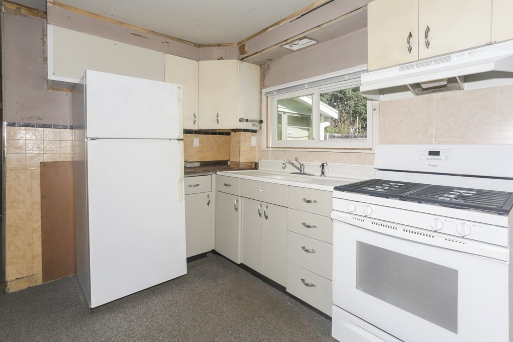 19 Beebe Road Quincy, MA 02169 - Photo 12 of 18 Gallery Image 12