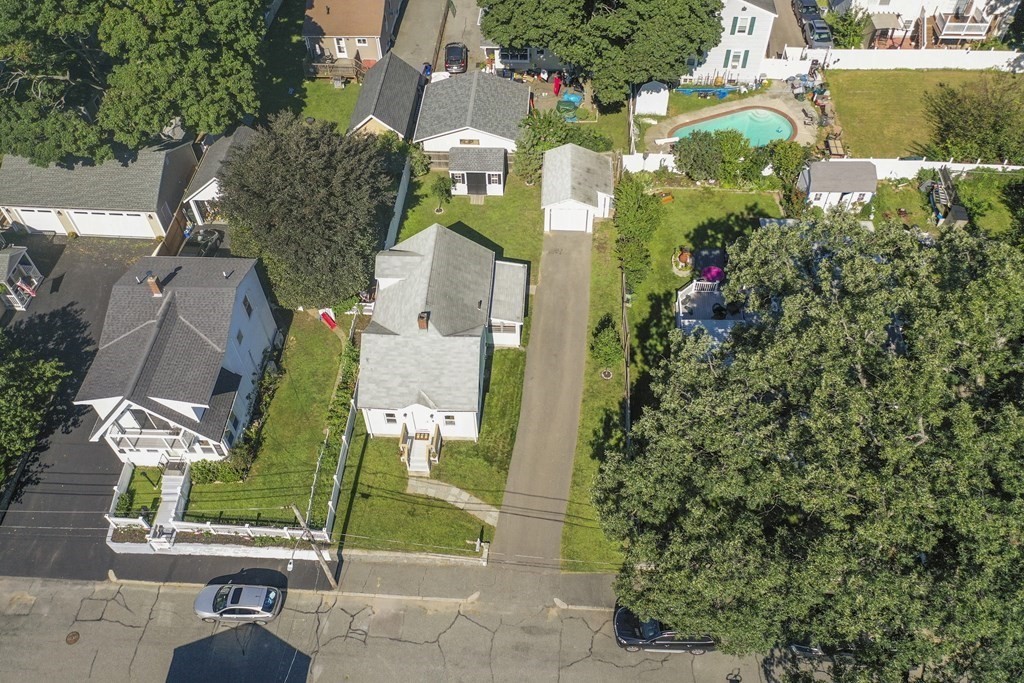 19 Beebe Road Quincy, MA 02169 - Photo 4 of 18 Gallery Image 4