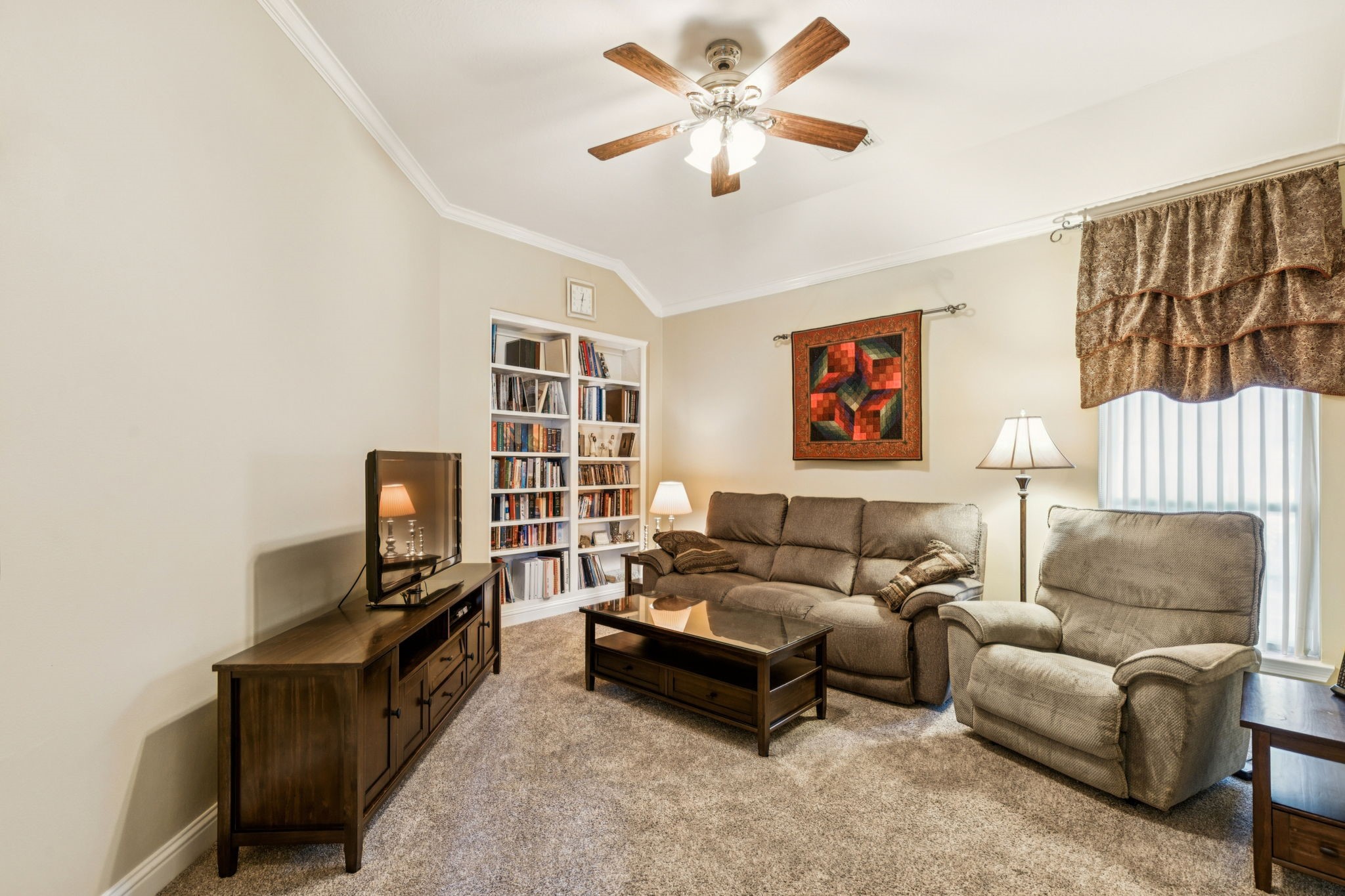 2809 Cedar Ridge Trail Friendswood, TX 77546 - Photo 14 of 33 EXTRA ROOM/STUDY NEXT TO SUN ROOM