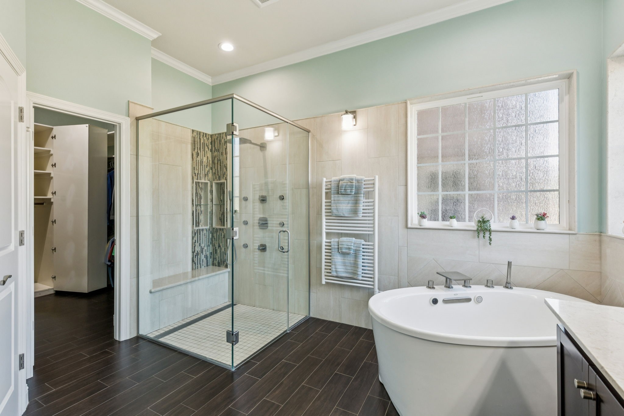 2809 Cedar Ridge Trail Friendswood, TX 77546 - Photo 17 of 33 BATH WITH GLASS SHOWER & BODY SPRAYS