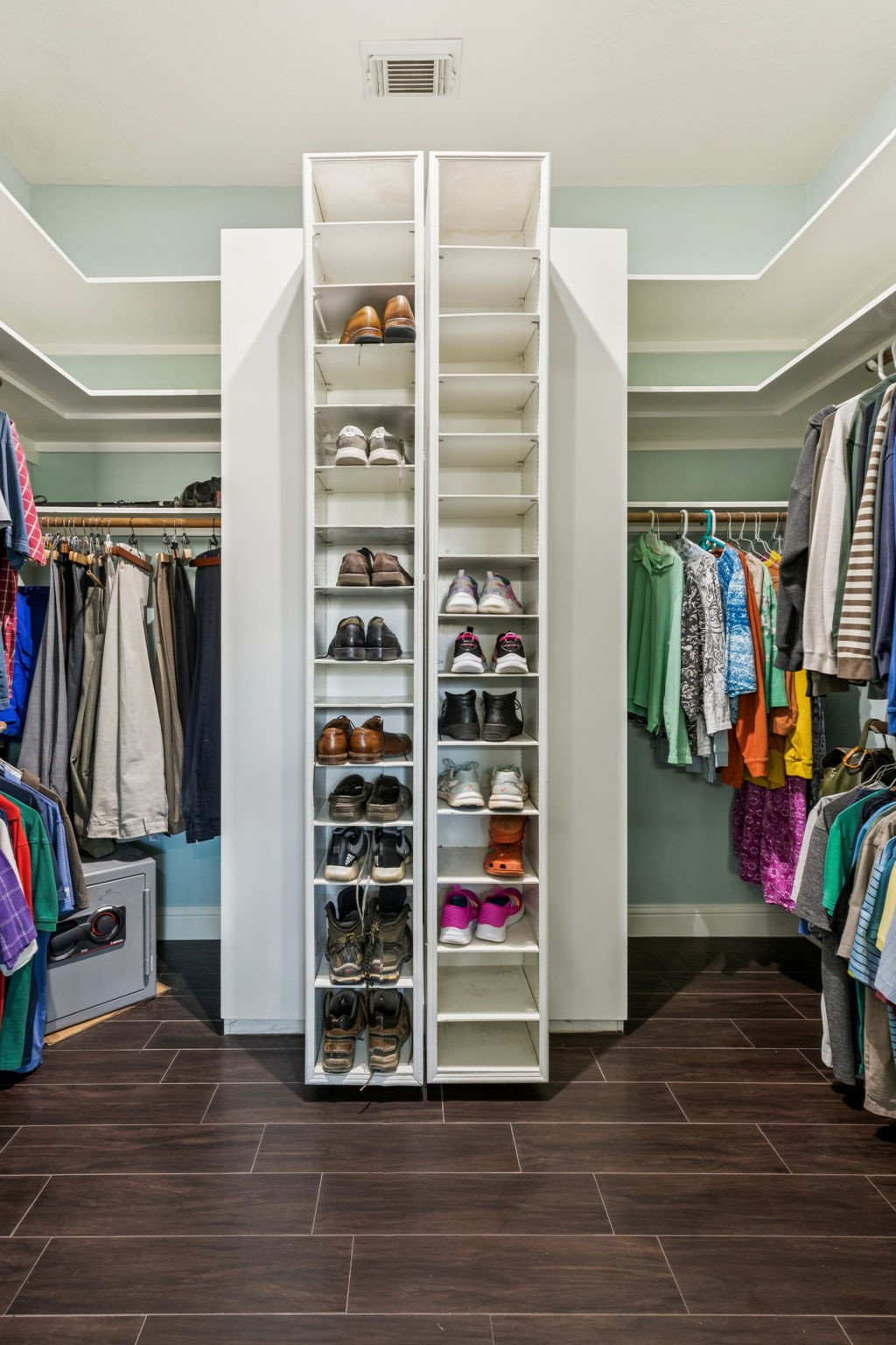 2809 Cedar Ridge Trail Friendswood, TX 77546 - Photo 20 of 33 PRIMARY CLOSET SHOE RACK CLOSED