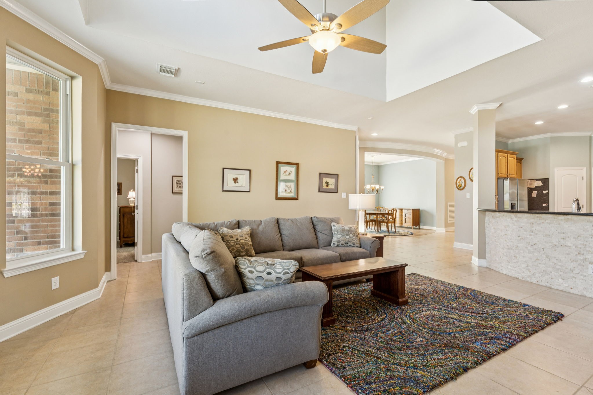 2809 Cedar Ridge Trail Friendswood, TX 77546 - Photo 9 of 33 VIEW TOWARD KITCHEN AND DINING FROM DEN
