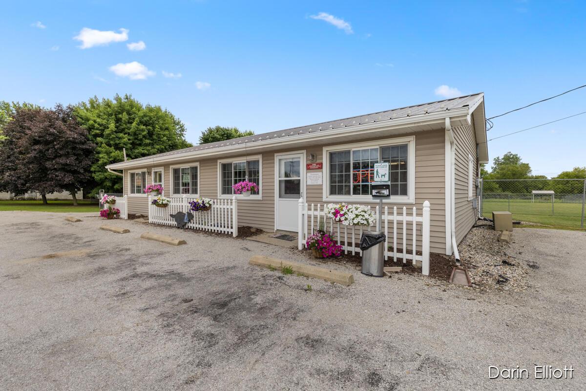 2389 North State Road Ionia, MI 48846 - Photo 2 of 35 IMG_1001