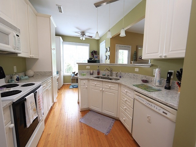 10400 Shadowlawn Drive Raleigh, NC 27614 - Photo 8 of 29 Kitchen