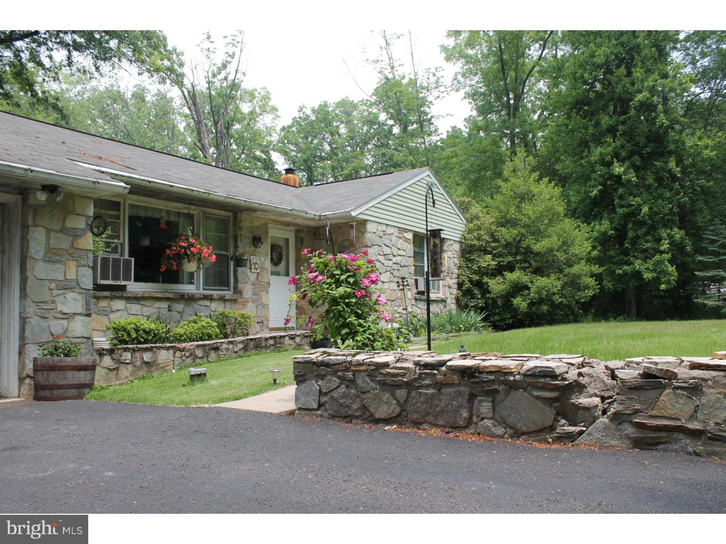 5842 Upper Ridge Road Pennsburg, PA 18073 - Photo 1 of 15 Gallery Image 1