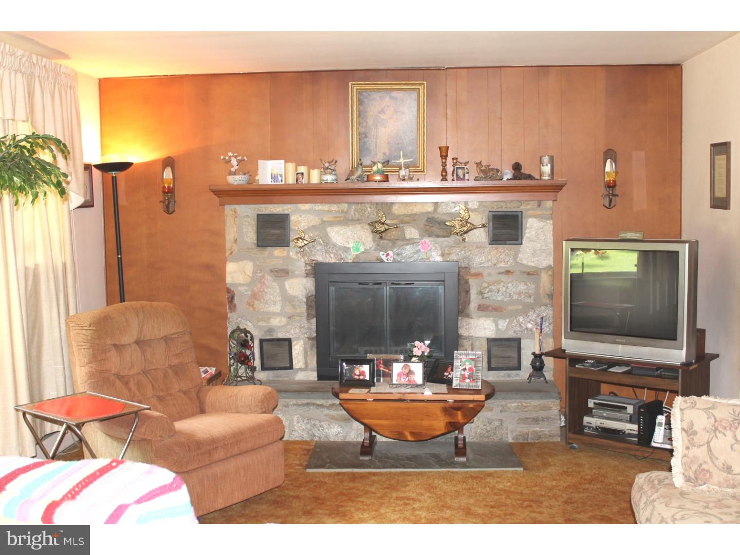 5842 Upper Ridge Road Pennsburg, PA 18073 - Photo 3 of 15 Gallery Image 3