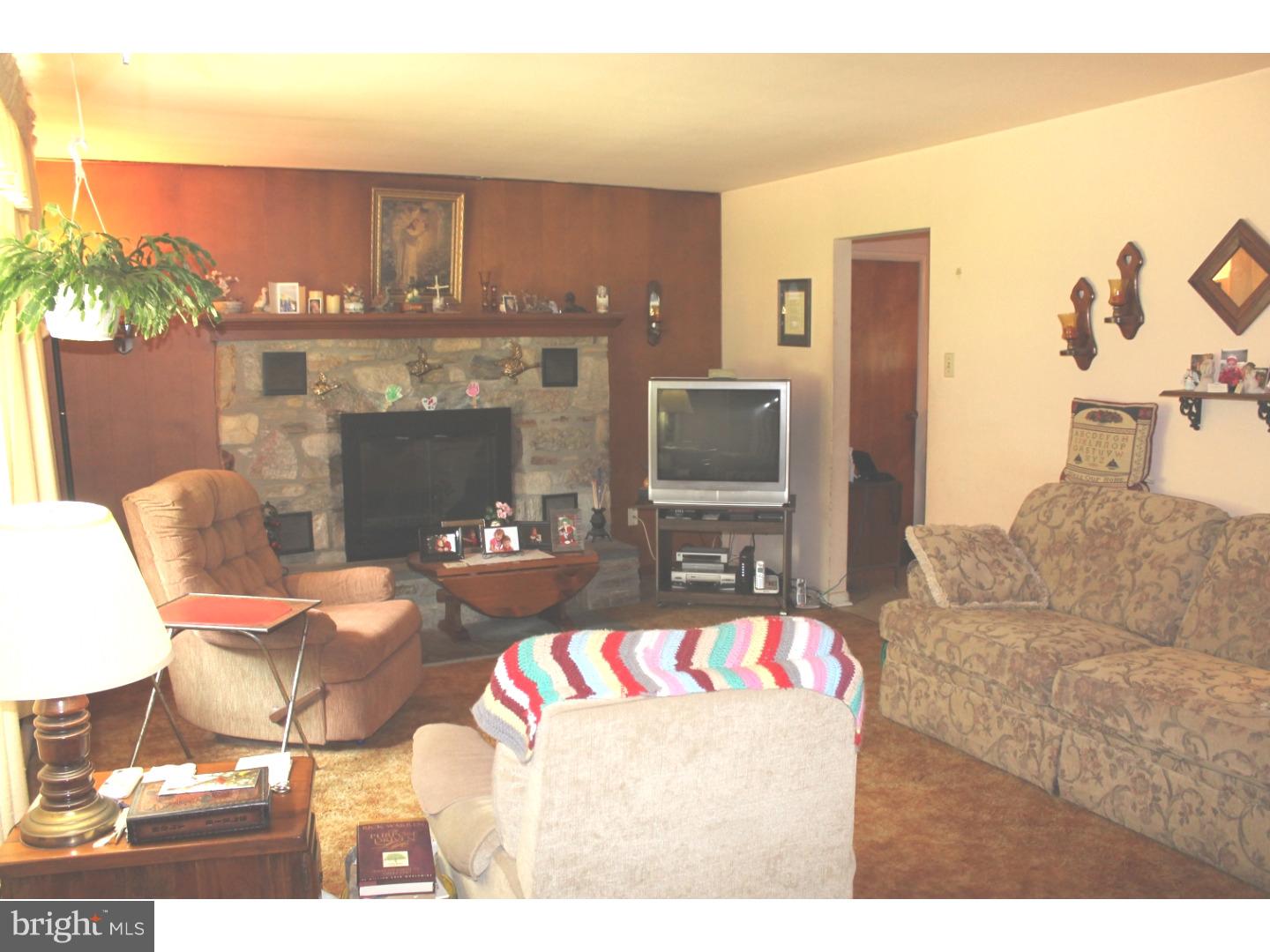 5842 Upper Ridge Road Pennsburg, PA 18073 - Photo 4 of 15 Gallery Image 4