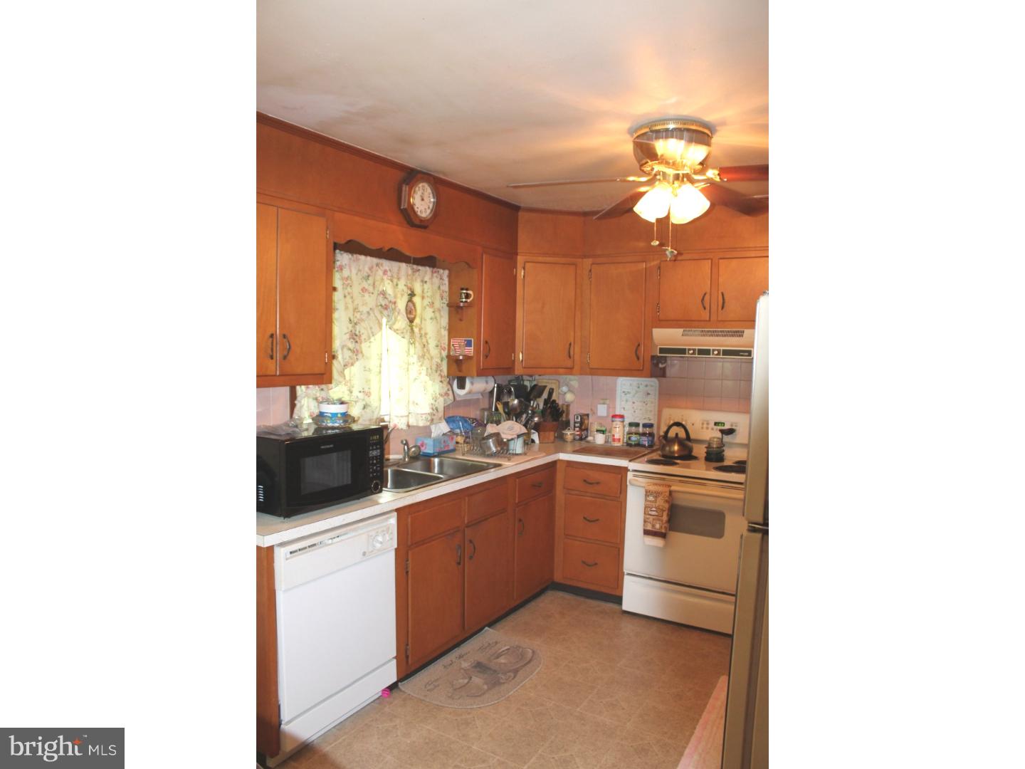5842 Upper Ridge Road Pennsburg, PA 18073 - Photo 7 of 15 Gallery Image 7