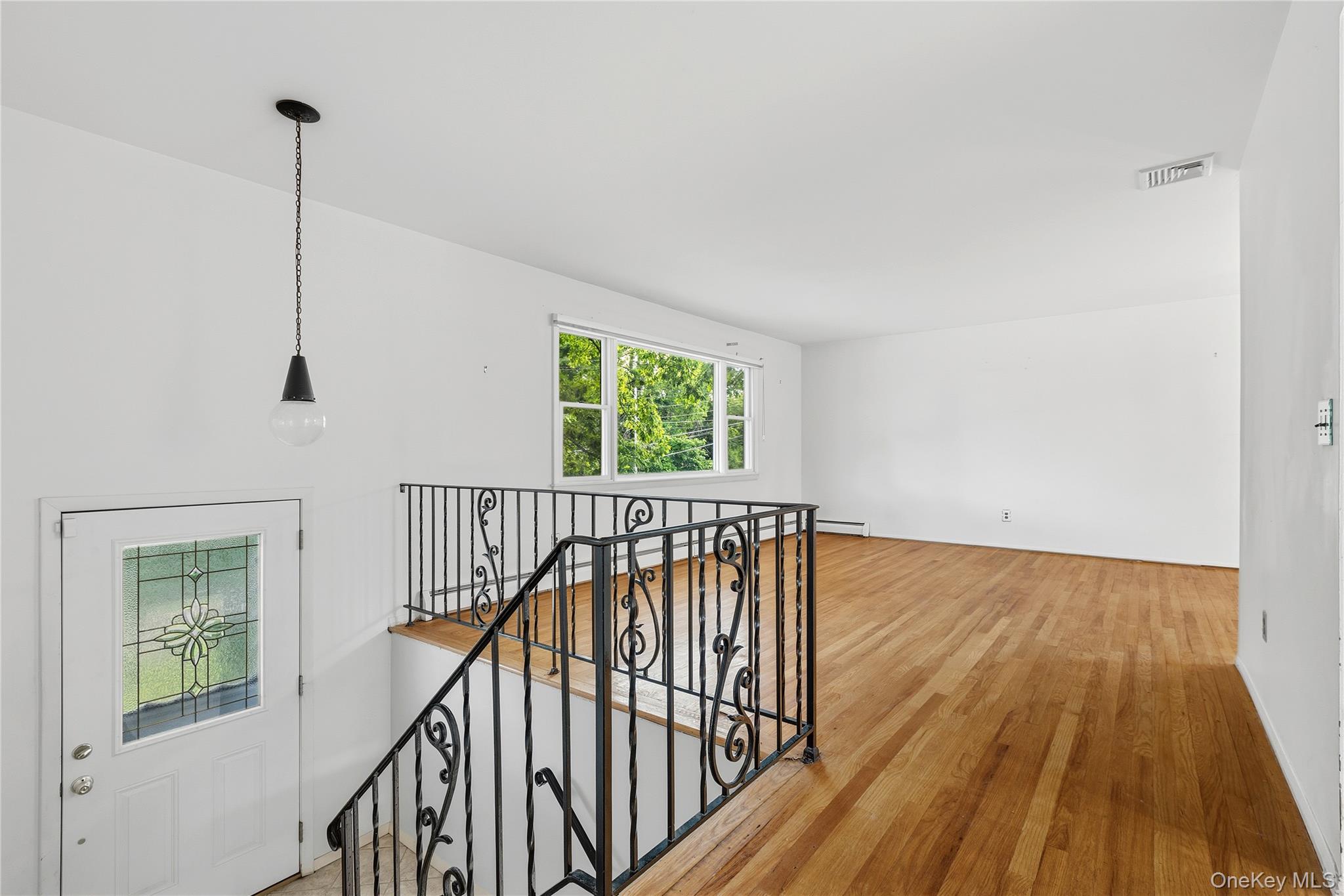 116 Union Valley Road Mahopac, NY 10541 - Photo 2 of 37