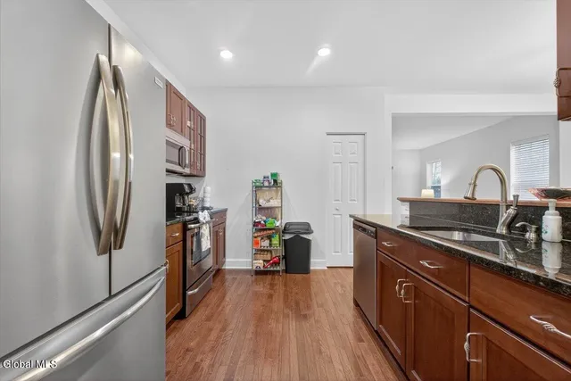 $420,000 | 3 B Winchester Place, Halfmoon, NY 12118