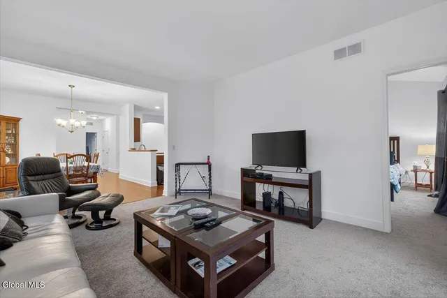 $420,000 | 3 B Winchester Place, Halfmoon, NY 12118