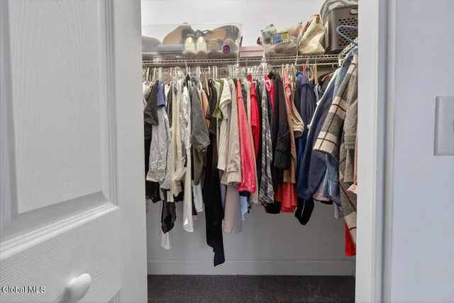 $420,000 | 3 B Winchester Place, Halfmoon, NY 12118