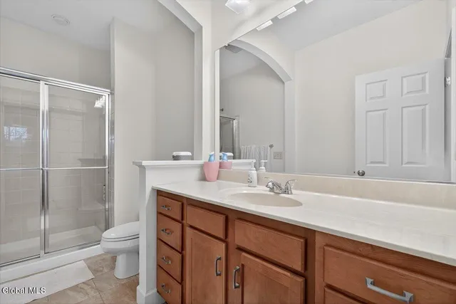 $420,000 | 3 B Winchester Place, Halfmoon, NY 12118