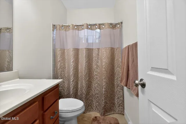 $420,000 | 3 B Winchester Place, Halfmoon, NY 12118