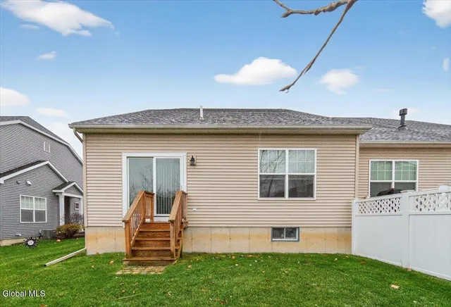 $420,000 | 3 B Winchester Place, Halfmoon, NY 12118