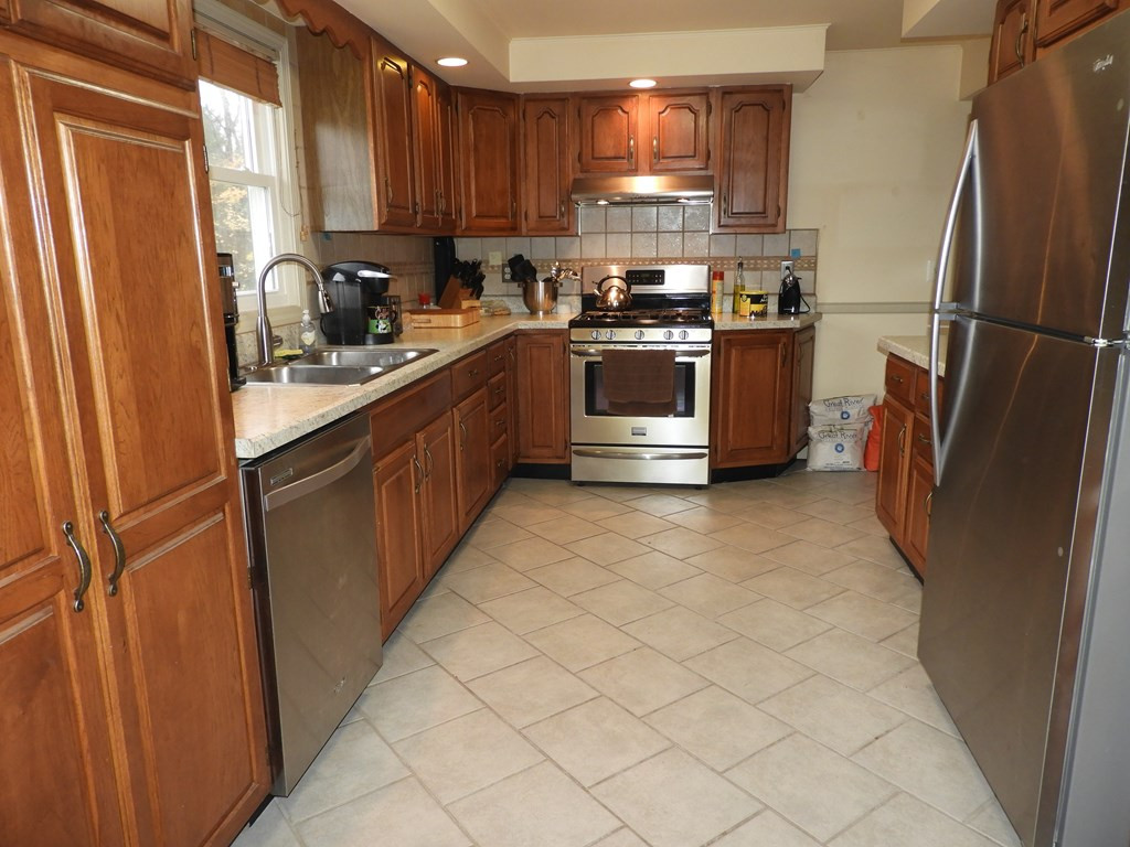 62 General Leroy Manor Road Morrisonville, NY 12962 - Photo 2 of 26