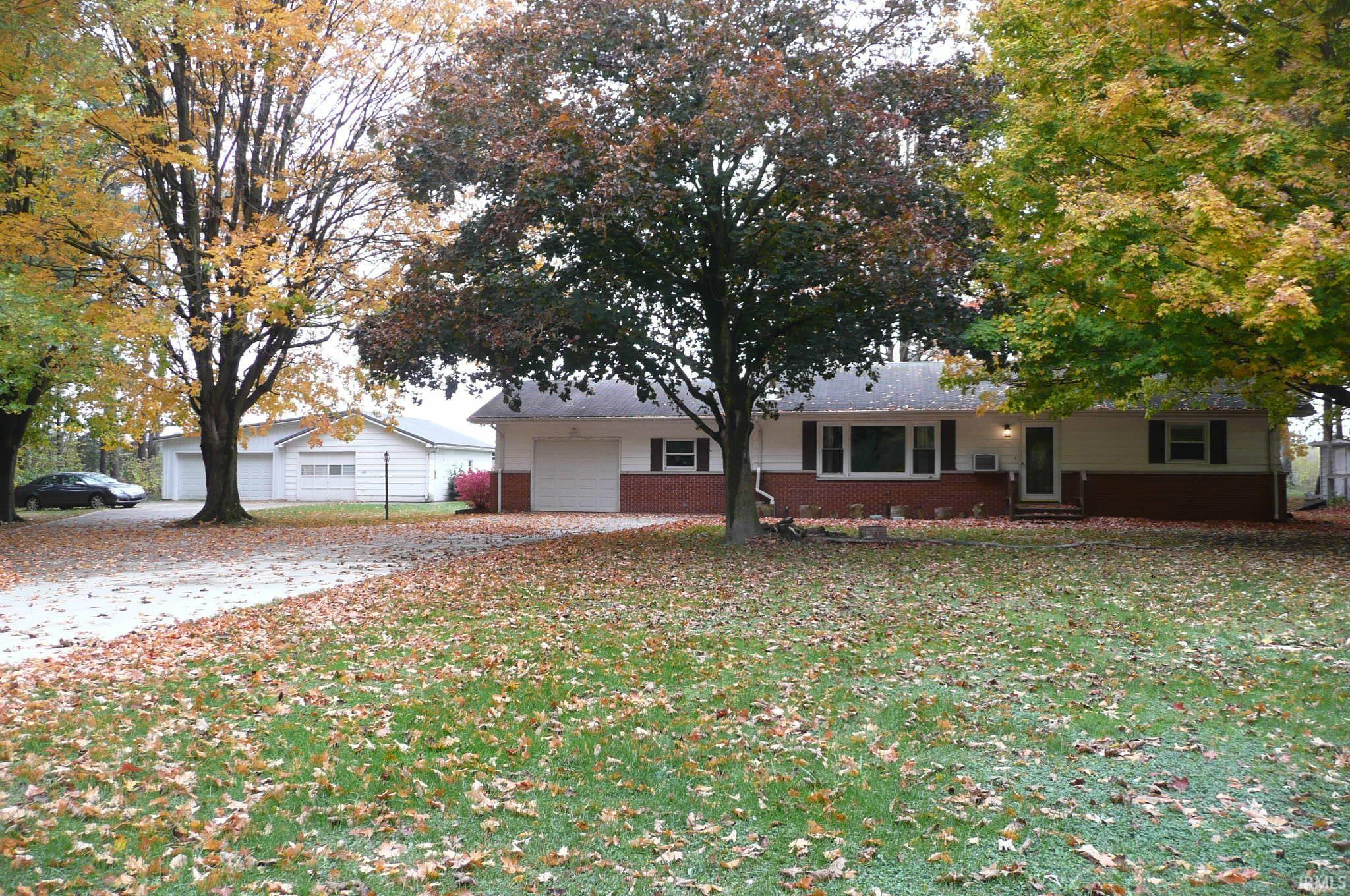 60173 Fir Road Mishawaka, IN 46544 - Photo 3 of 33
