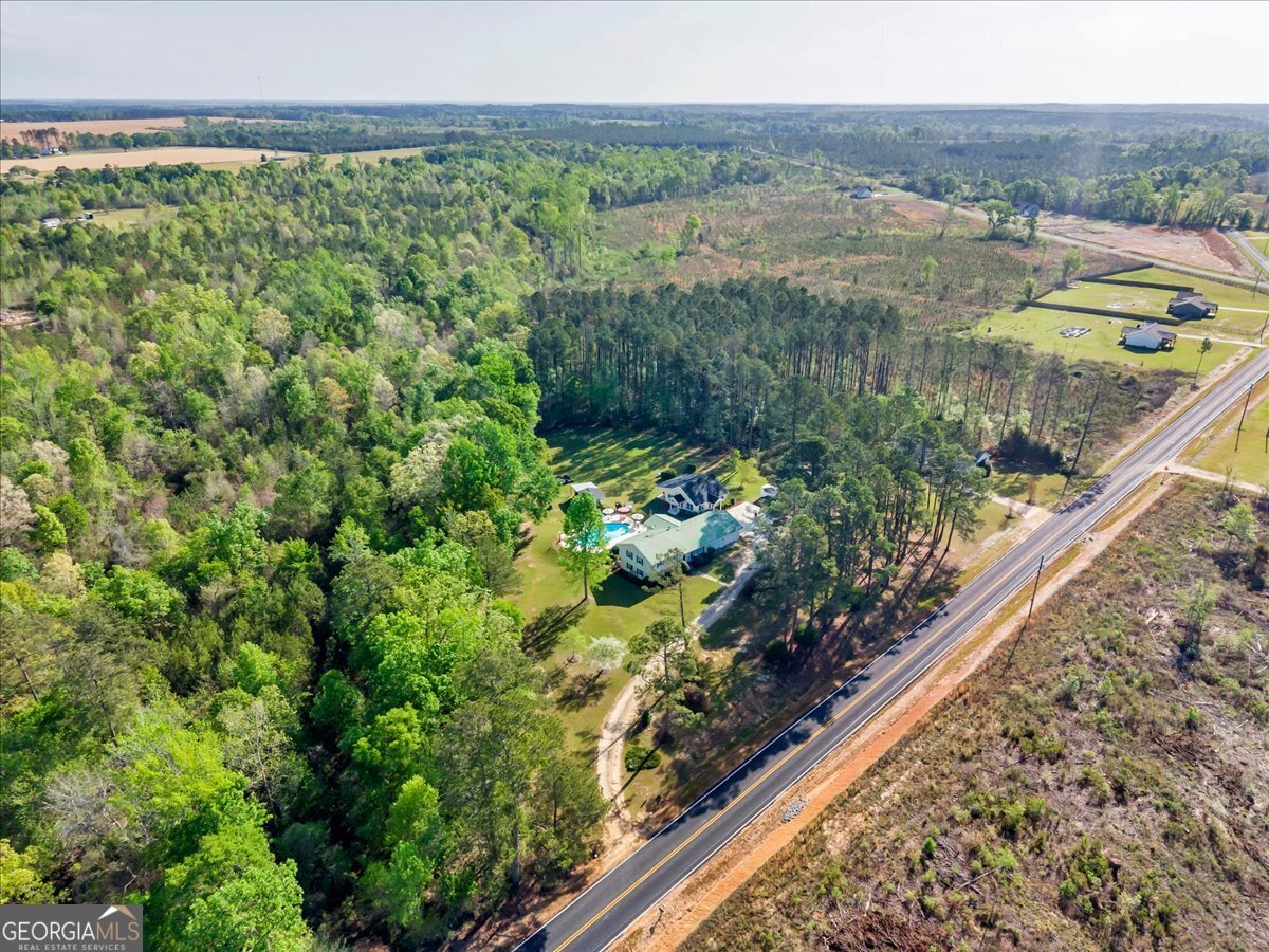 1330 Lakeway Road East Dublin, GA 31027 - Photo 3 of 35
