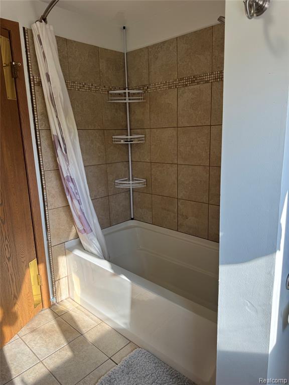 2346 London Bridge Drive Rochester, MI 48307 - Photo 13 of 24