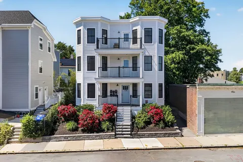 $439,000 | 138 Centre Street, Unit 6, Boston, MA 02124