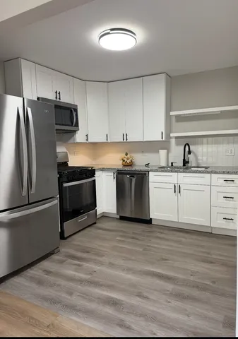 $2,300 | 630 Cross Creek Drive West, Unit BB2, Roselle, IL 60172