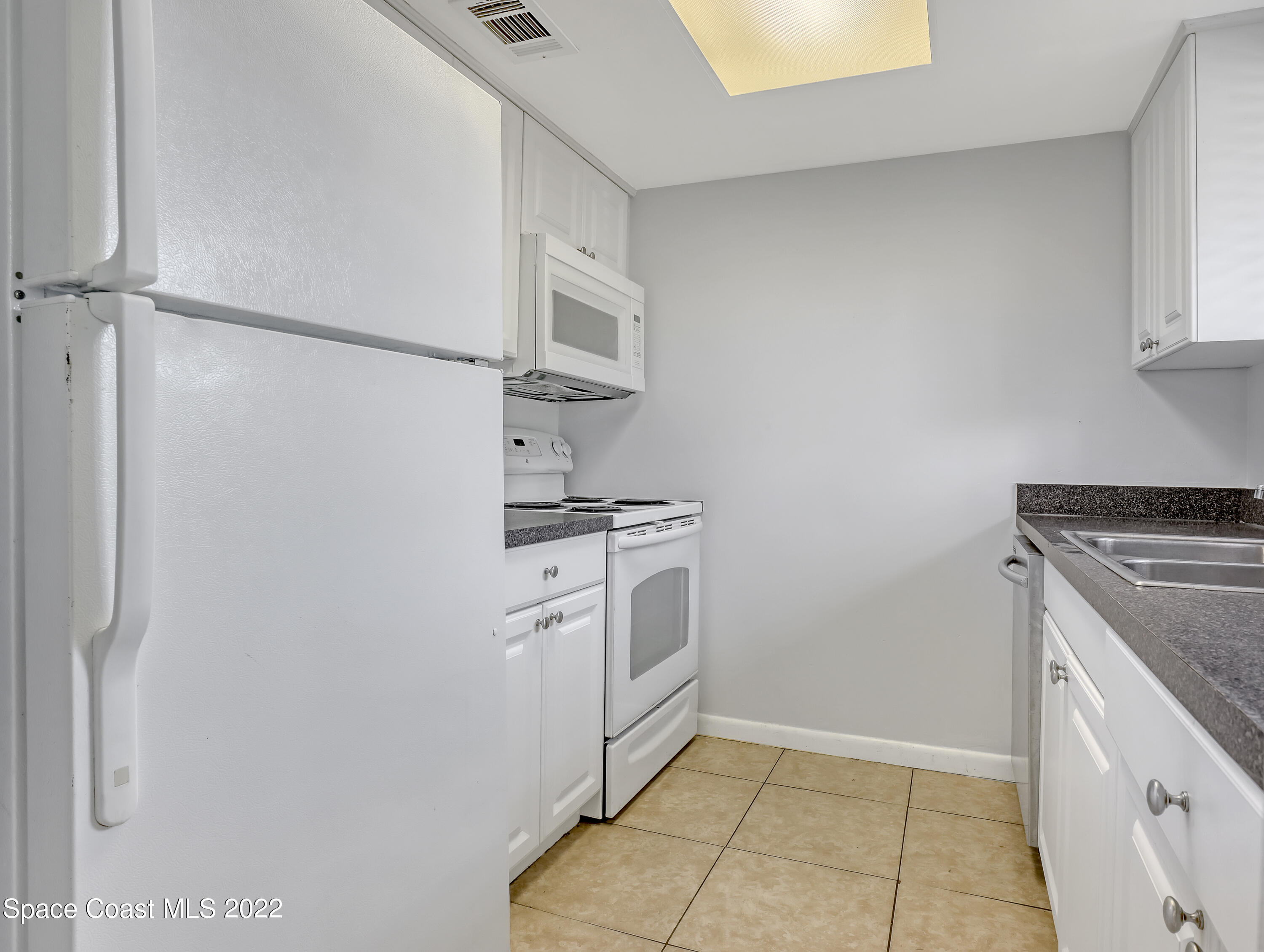 4016 Tree Ridge Lane Northeast Palm Bay, FL 32905 - Photo 7 of 20 Kitchen