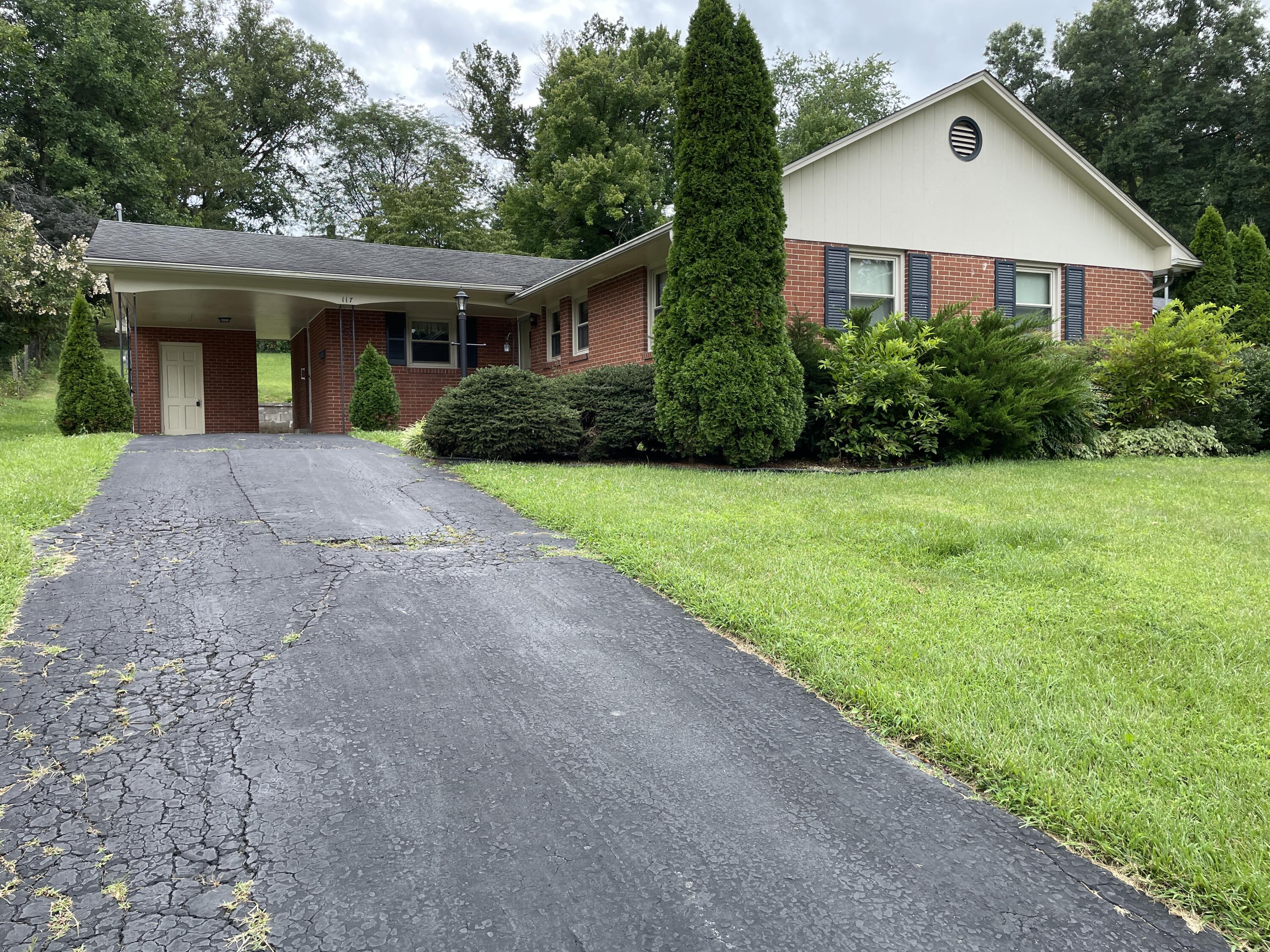 117 Cherry Road Berea, KY 40403 - Photo 2 of 49 IMG_6419