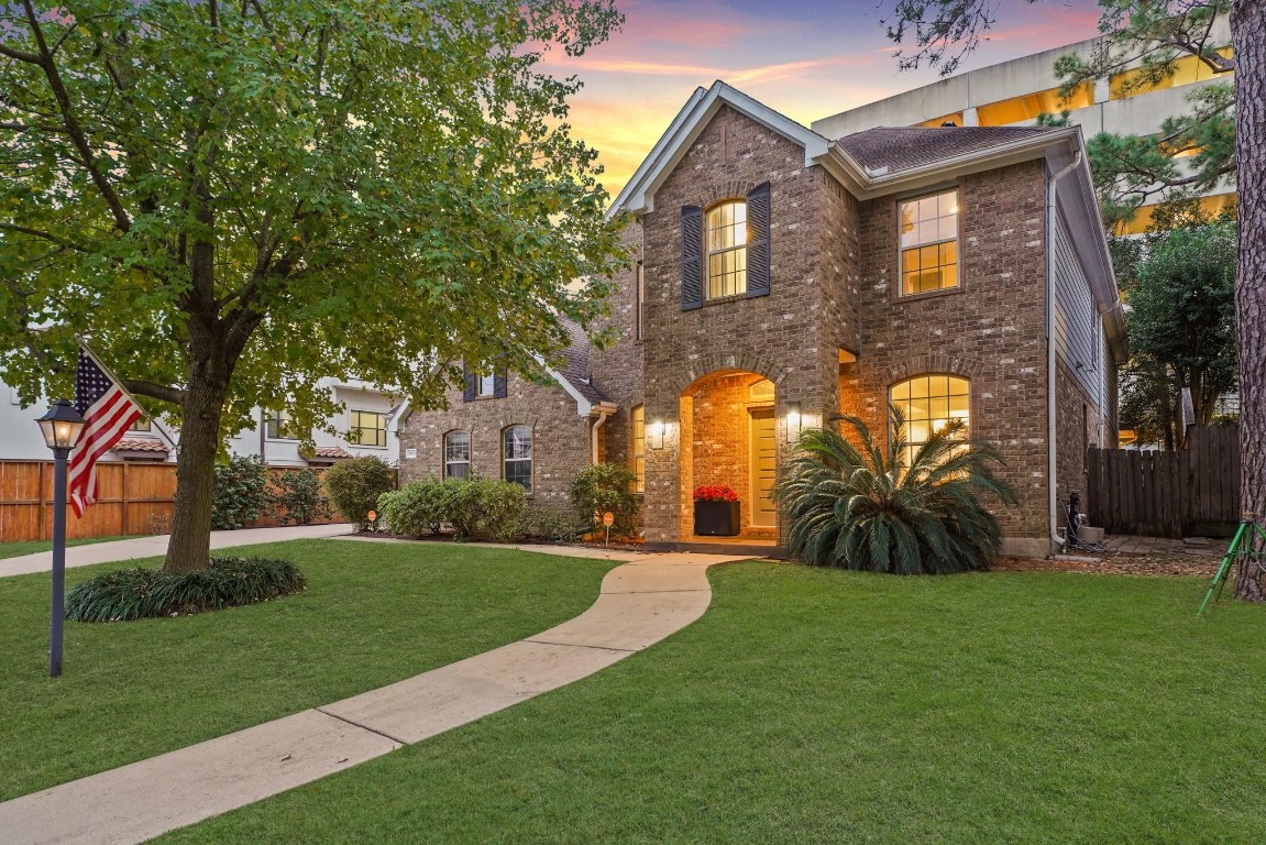 14855 Perthshire Road Houston, TX 77079 - Photo 1 of 40